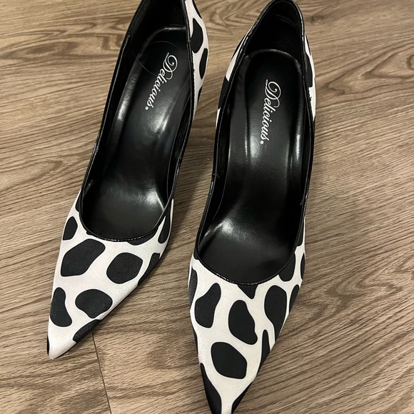 Cow print heels - Picture 2 of 6